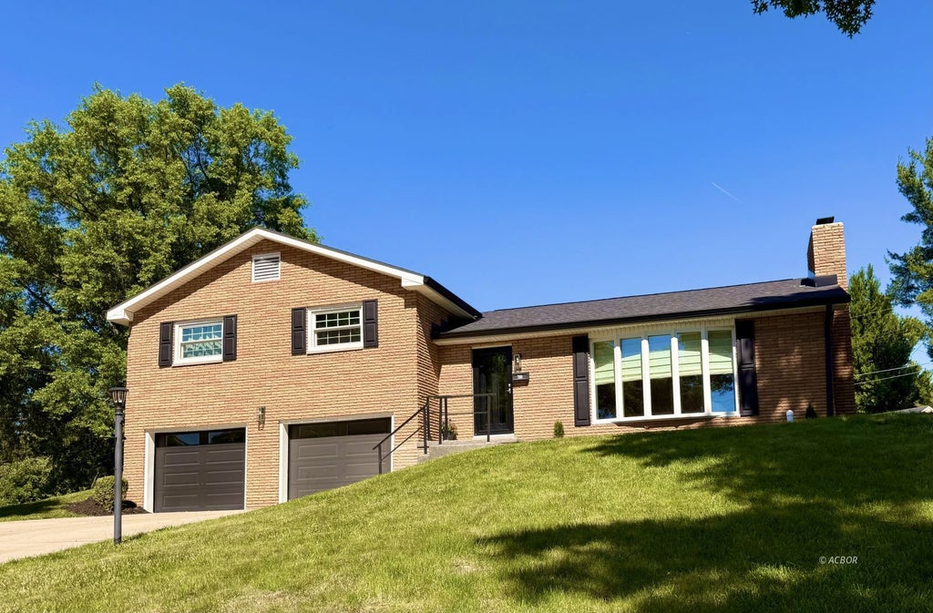 Photo of 788 Glenwood Dr, Logan, OH 43130 (MLS # 2435028)