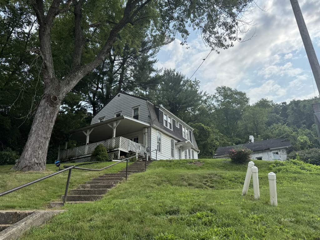 Photo of 16 &amp; 4 Jefferson St, Nelsonville, OH 45764 (MLS # 2435369)