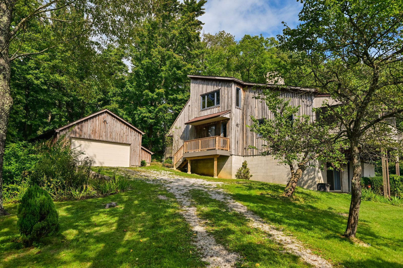 11777 Peach Ridge Rd