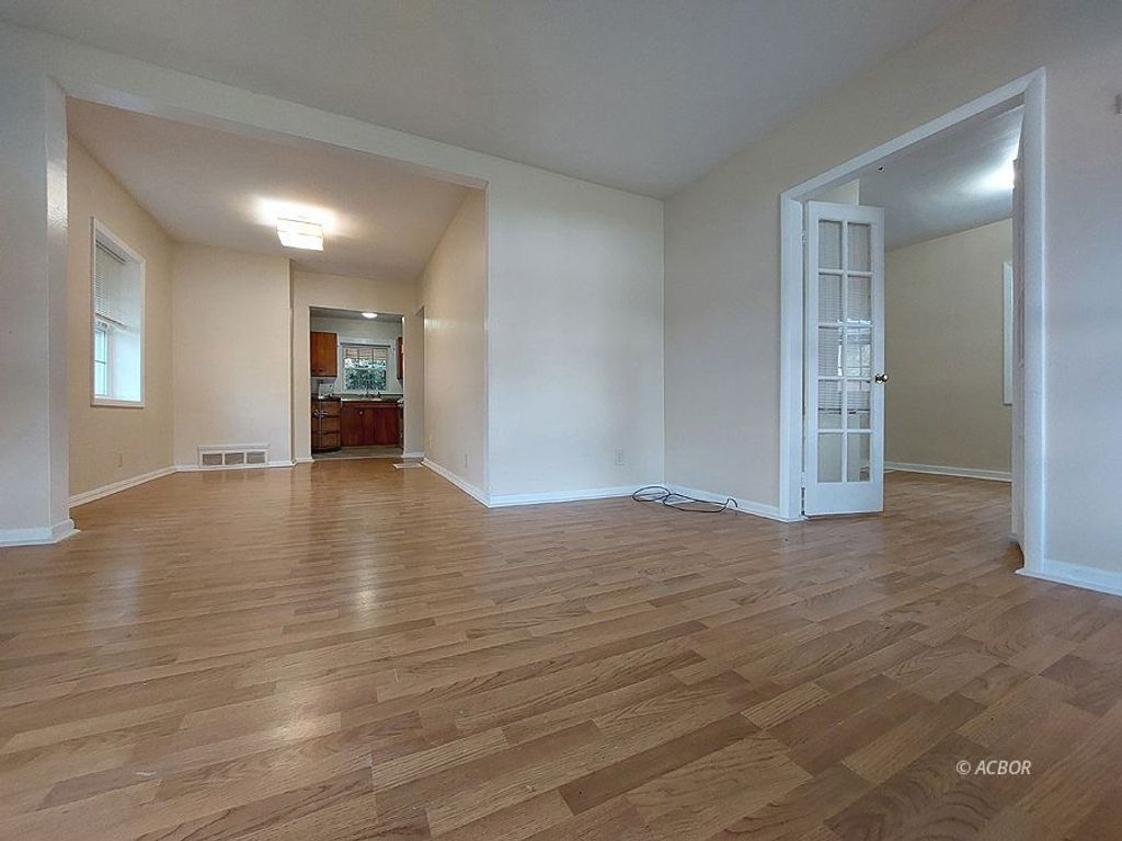 Photo of 14 Euclid Dr, Athens, OH 45701 (MLS # 2434383)