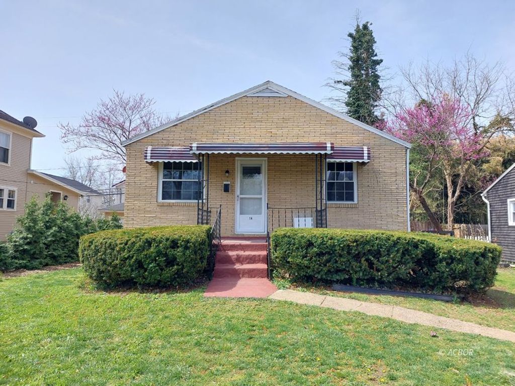 Photo of 14 Euclid Dr, Athens, OH 45701 (MLS # 2434383)