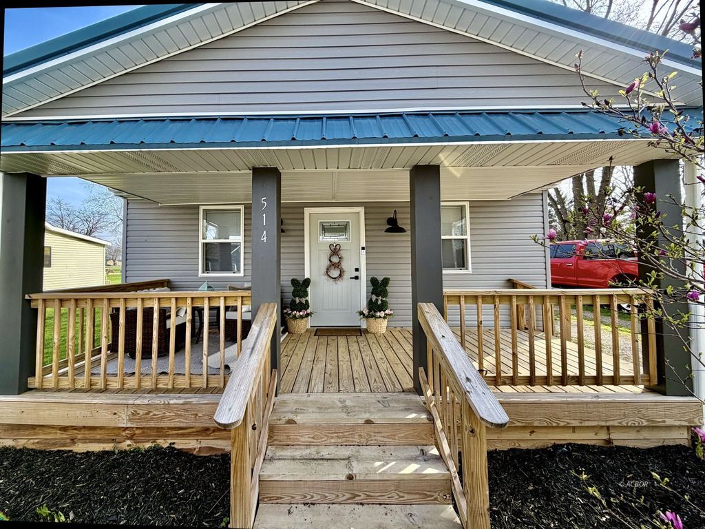 Photo of 514 Yates St, Williamsport, OH 43164 (MLS # 2434684)