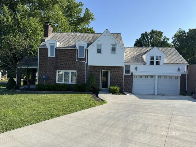 Photo of 110 S Pearl st. ST, Mcarthur, OH 45651 (MLS # 2435210)