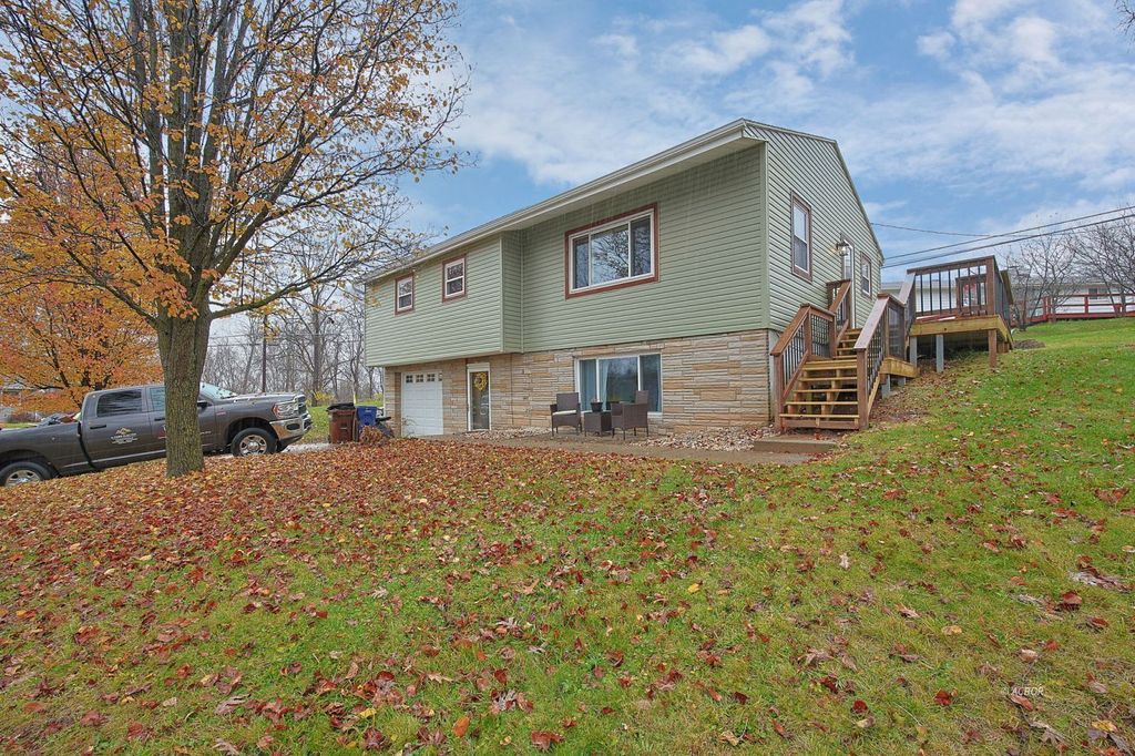 Photo of 5 Lamar Dr, Athens, OH 45701 (MLS # 2434290)