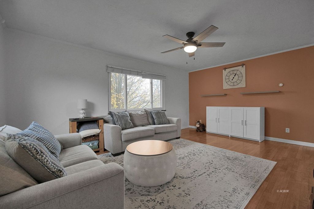 Photo of 5 Lamar Dr, Athens, OH 45701 (MLS # 2434290)