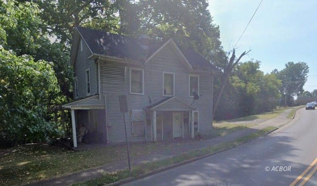 Photo of 15 Garfield Ave, Gallipolis, OH 45631 (MLS # 2434821)