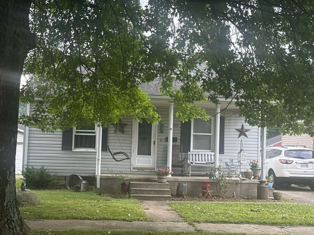 Photo of 2209 S 6th St, Ironton, OH 45638 (MLS # 2435190)
