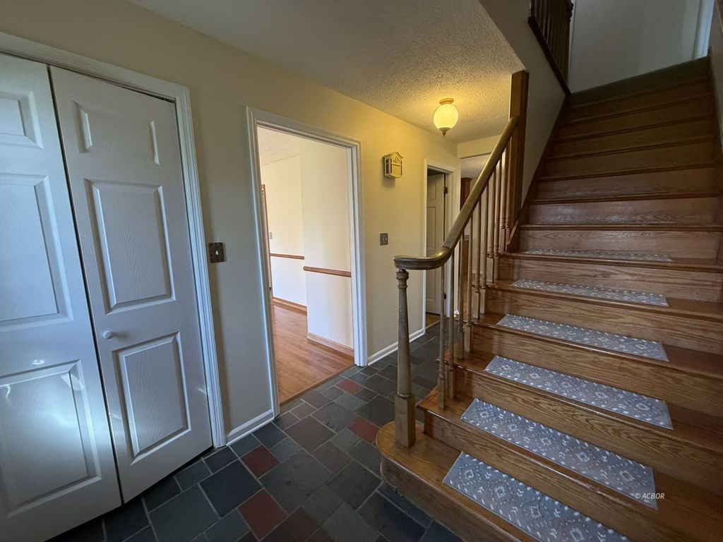 Photo of 6 N May Ave, Athens, OH 45701 (MLS # 2434705)