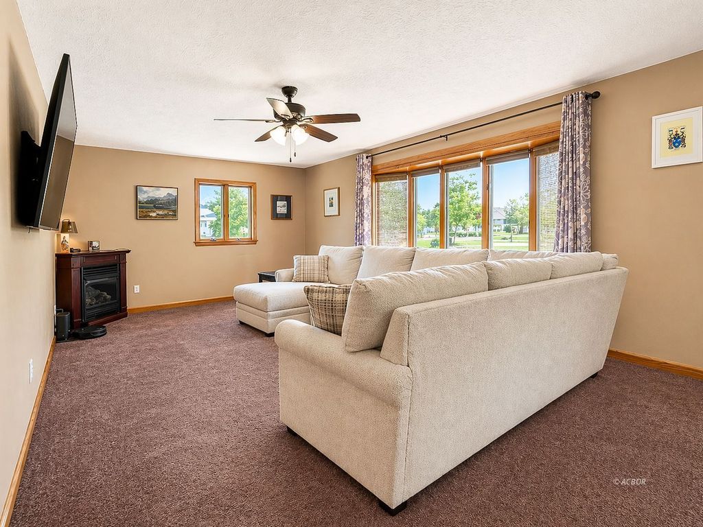 Photo of 493 Debbie Dr, Gallipolis, OH 45631 (MLS # 2434769)