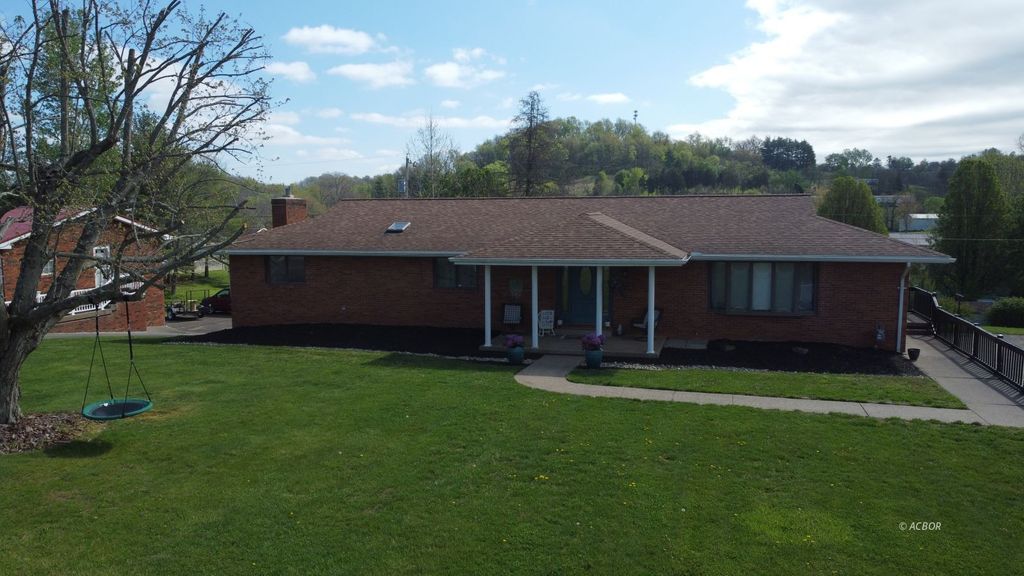 Photo of 493 Debbie Dr, Gallipolis, OH 45631 (MLS # 2434769)
