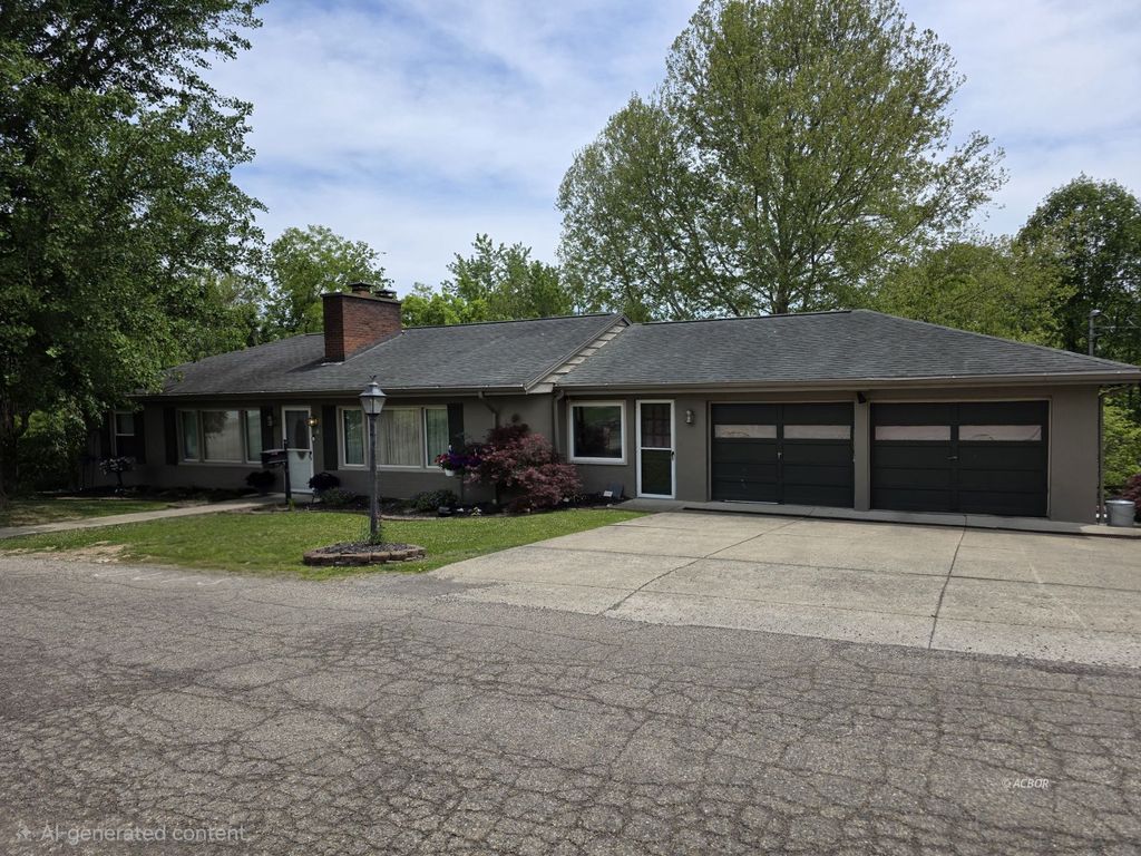 Photo of 4 S Massachusetts Ave, Wellston, OH 45692 (MLS # 2434963)