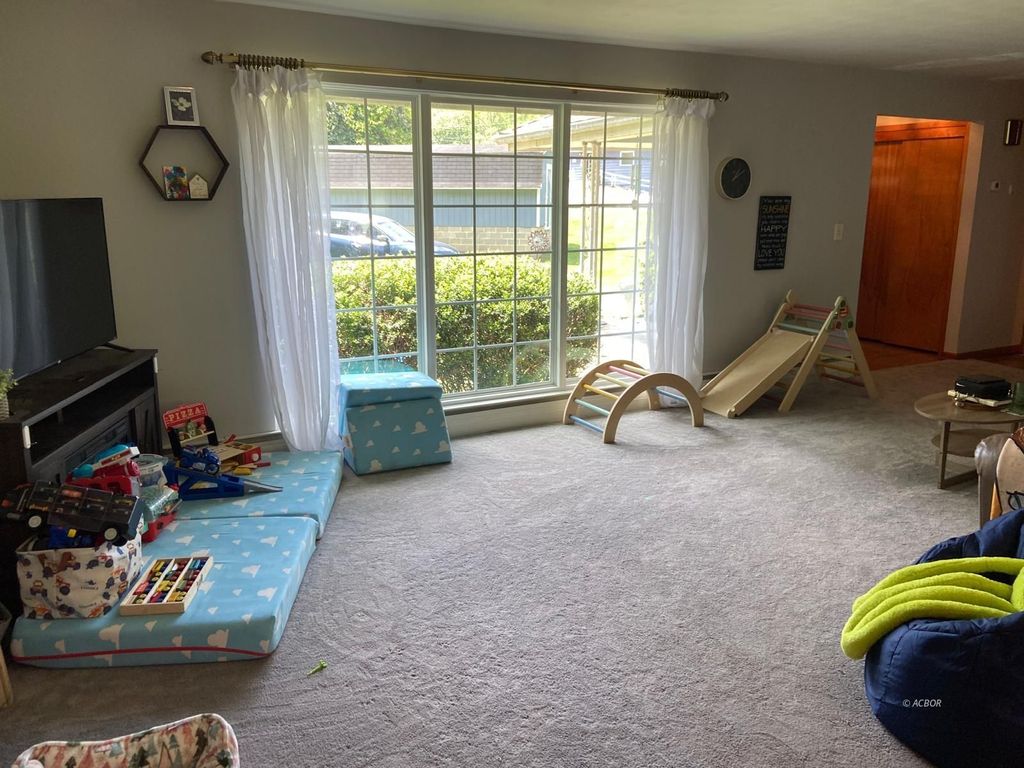 Photo of 104 Terrell Drive Ln, Pomeroy, OH 45769 (MLS # 2433502)