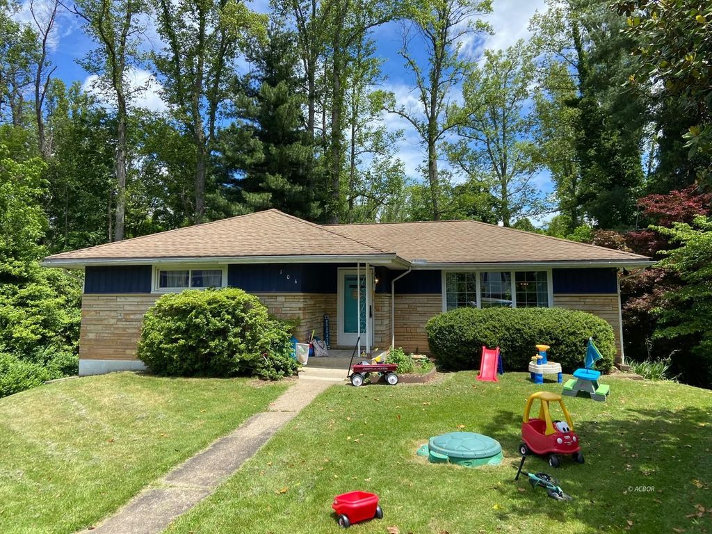 Photo of 104 Terrell Drive Ln, Pomeroy, OH 45769 (MLS # 2433502)