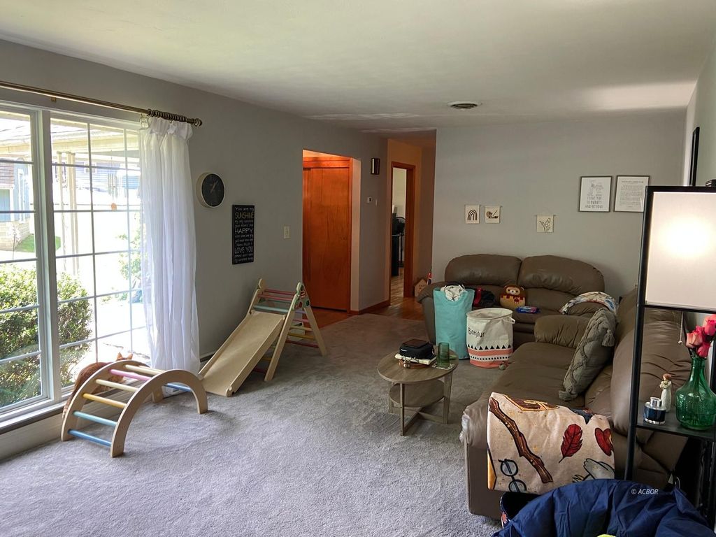 Photo of 104 Terrell Drive Ln, Pomeroy, OH 45769 (MLS # 2433502)
