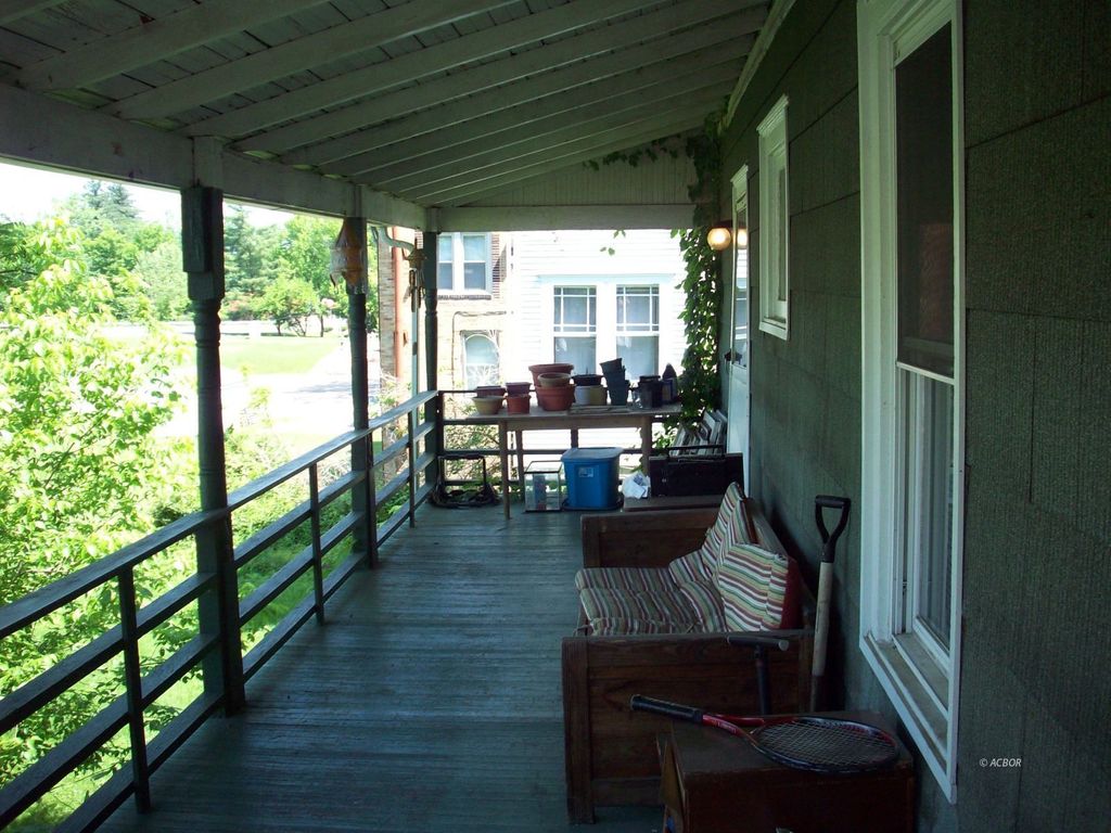 Photo of 193 lancaster St, Athens, OH 45701 (MLS # 2434085)
