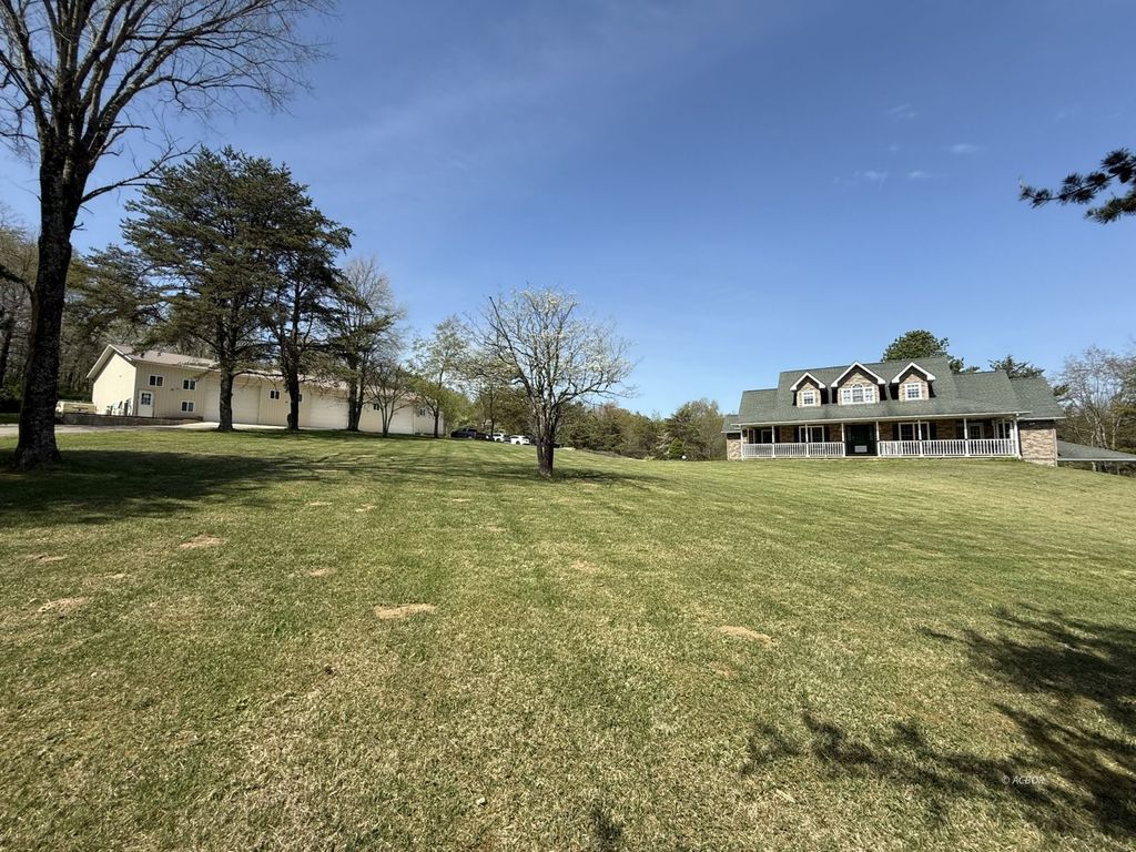 Photo of 31440 Deerfield Dr, Logan, OH 43138 (MLS # 2433392)