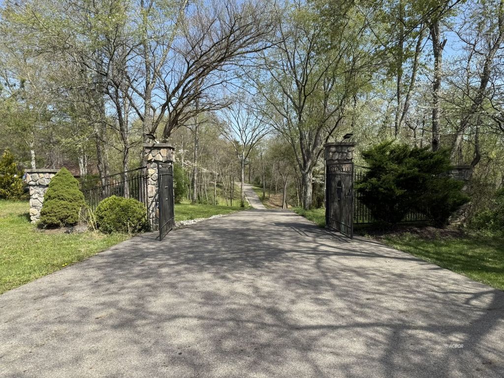 Photo of 31440 Deerfield Dr, Logan, OH 43138 (MLS # 2433392)