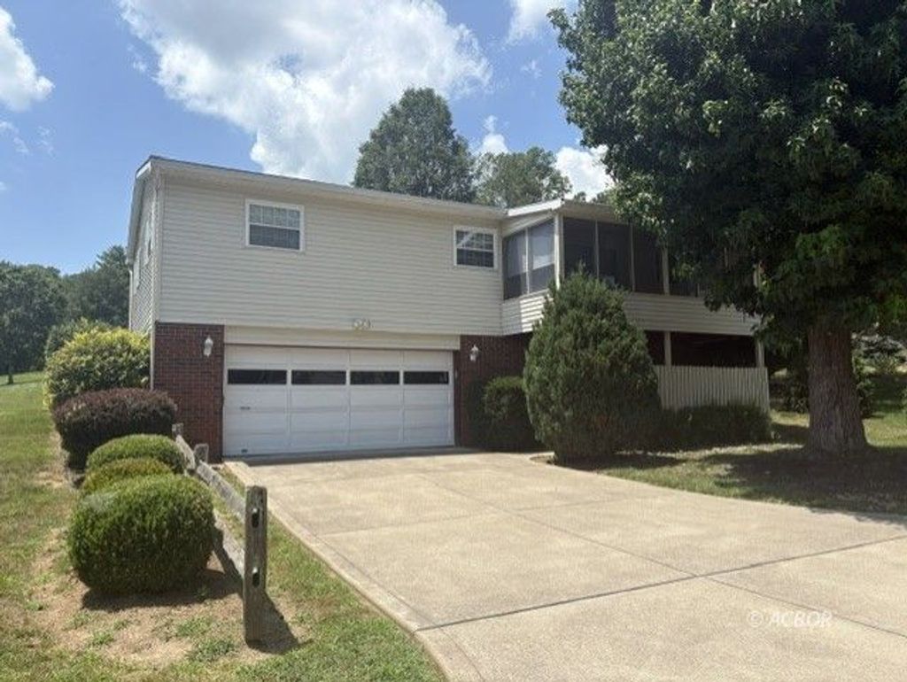Photo of 44 Strathmore Blvd, Athens, OH 45701 (MLS # 2433983)