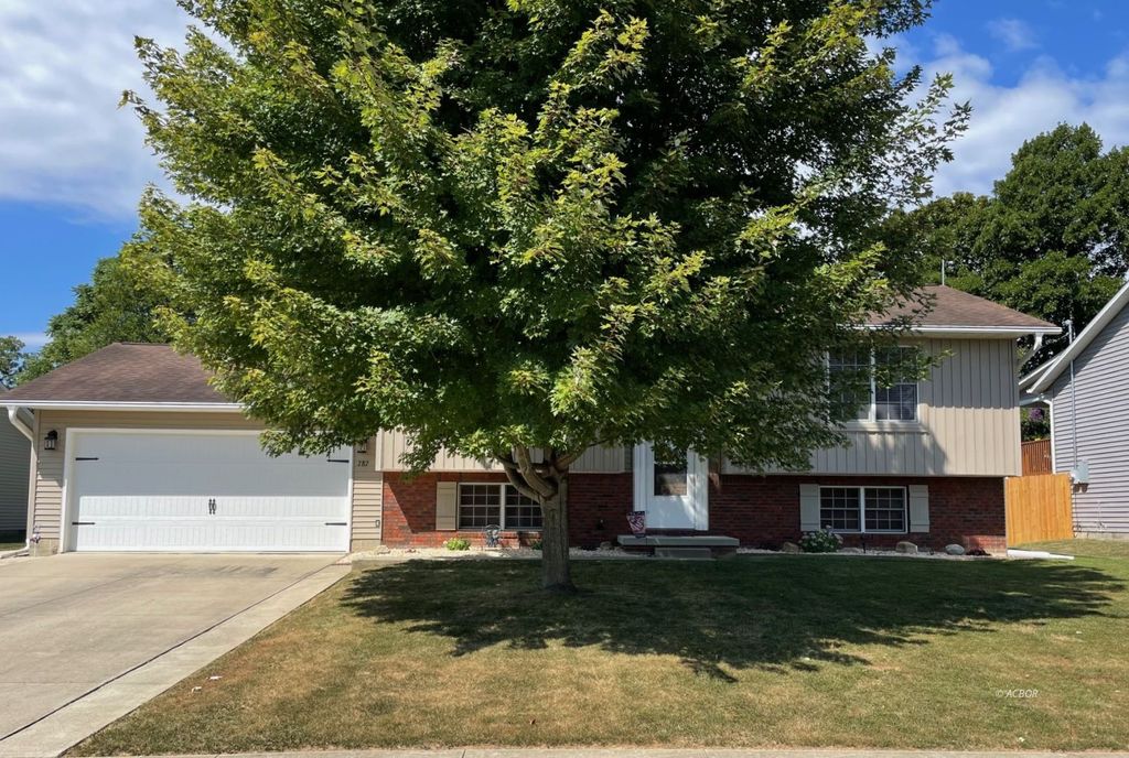 Photo of 787 Huntley Ave, Logan, OH 43138 (MLS # 2433918)