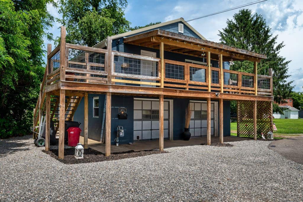 Photo of 623 1/2 Russell St, Middleport, OH 45760 (MLS # 2435104)