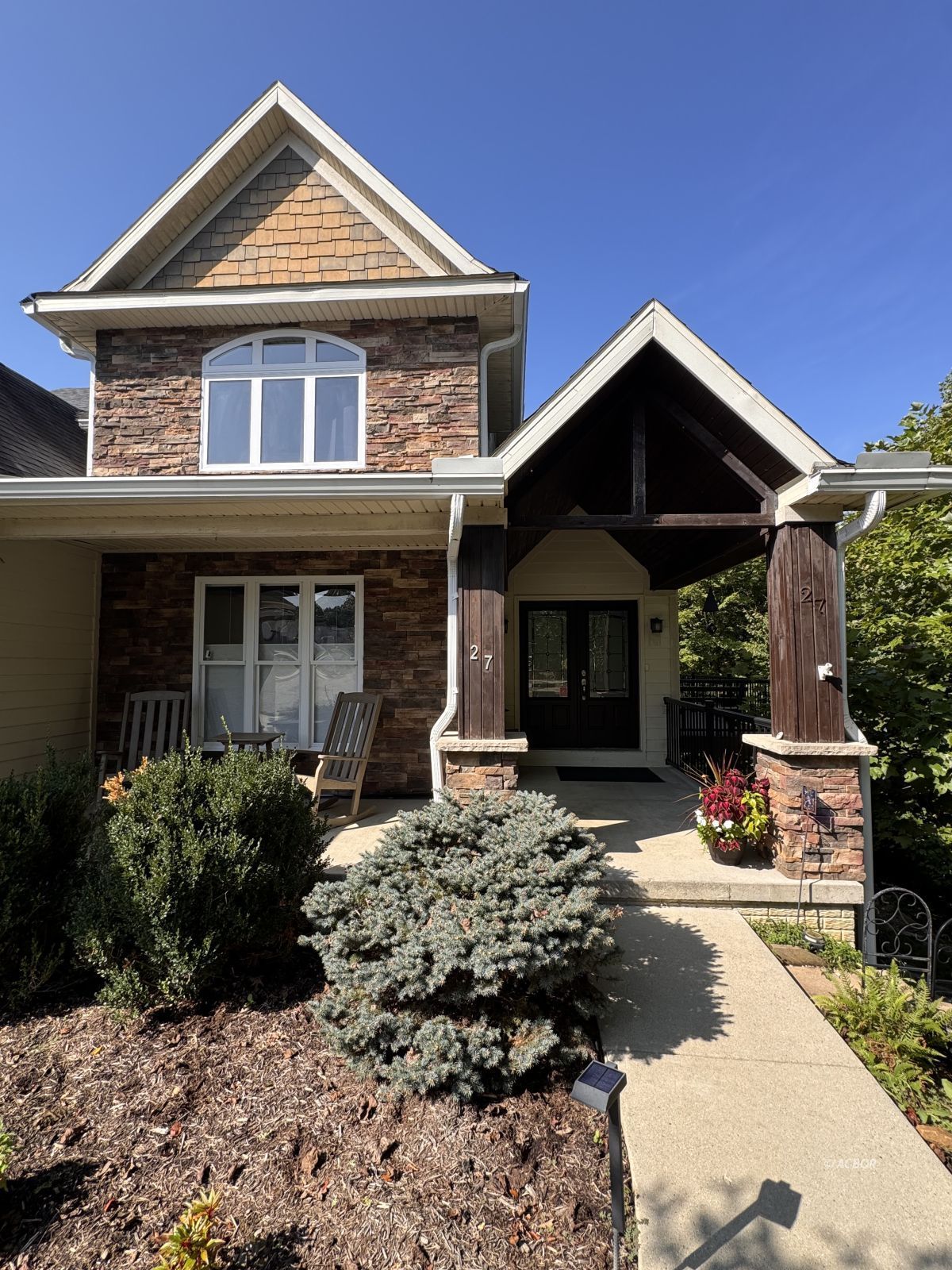 27 Walnut Ct