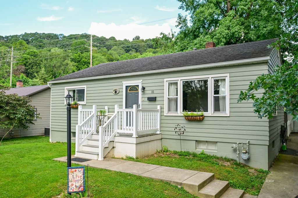Photo of 15 Townsend Place, Athens, OH 45701 (MLS # 2433822)