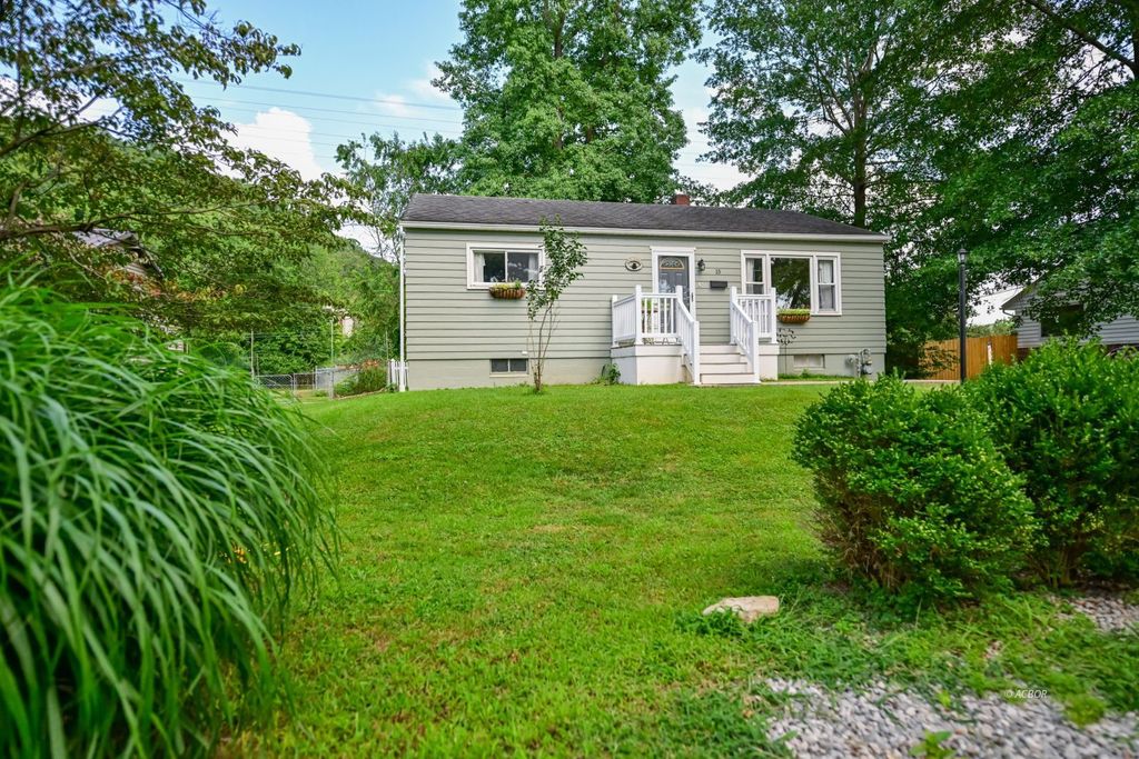 Photo of 15 Townsend Place, Athens, OH 45701 (MLS # 2433822)