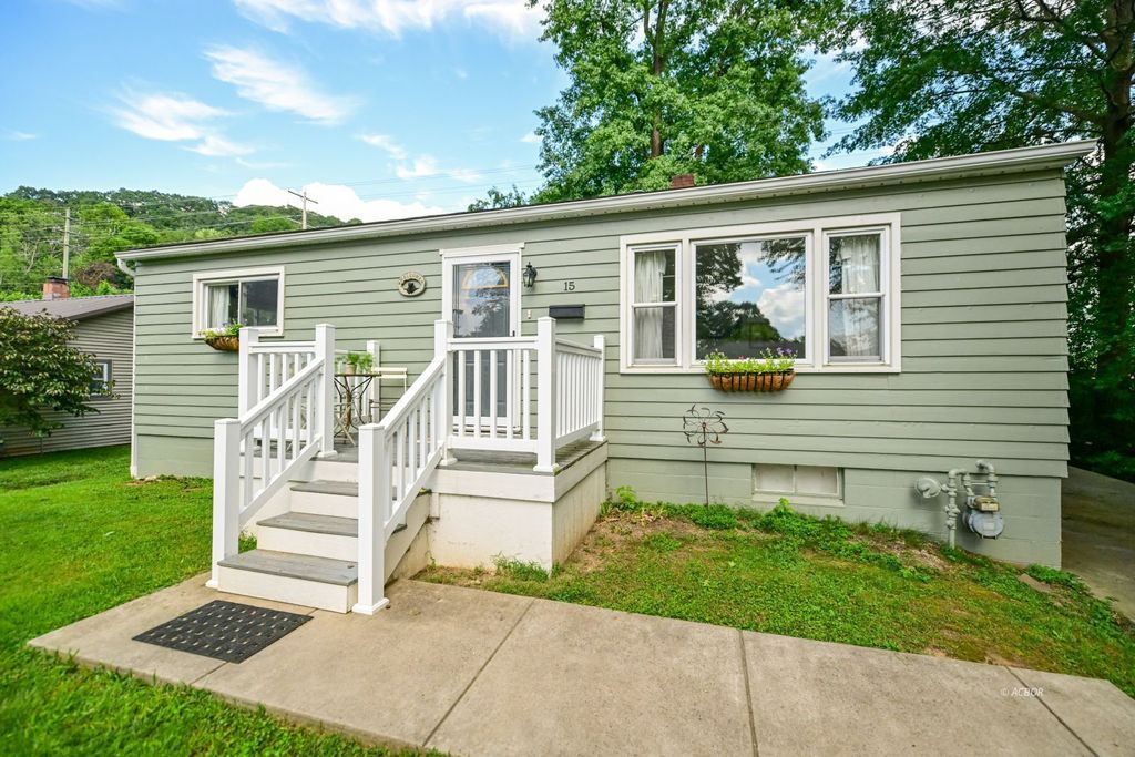 Photo of 15 Townsend Place, Athens, OH 45701 (MLS # 2433822)