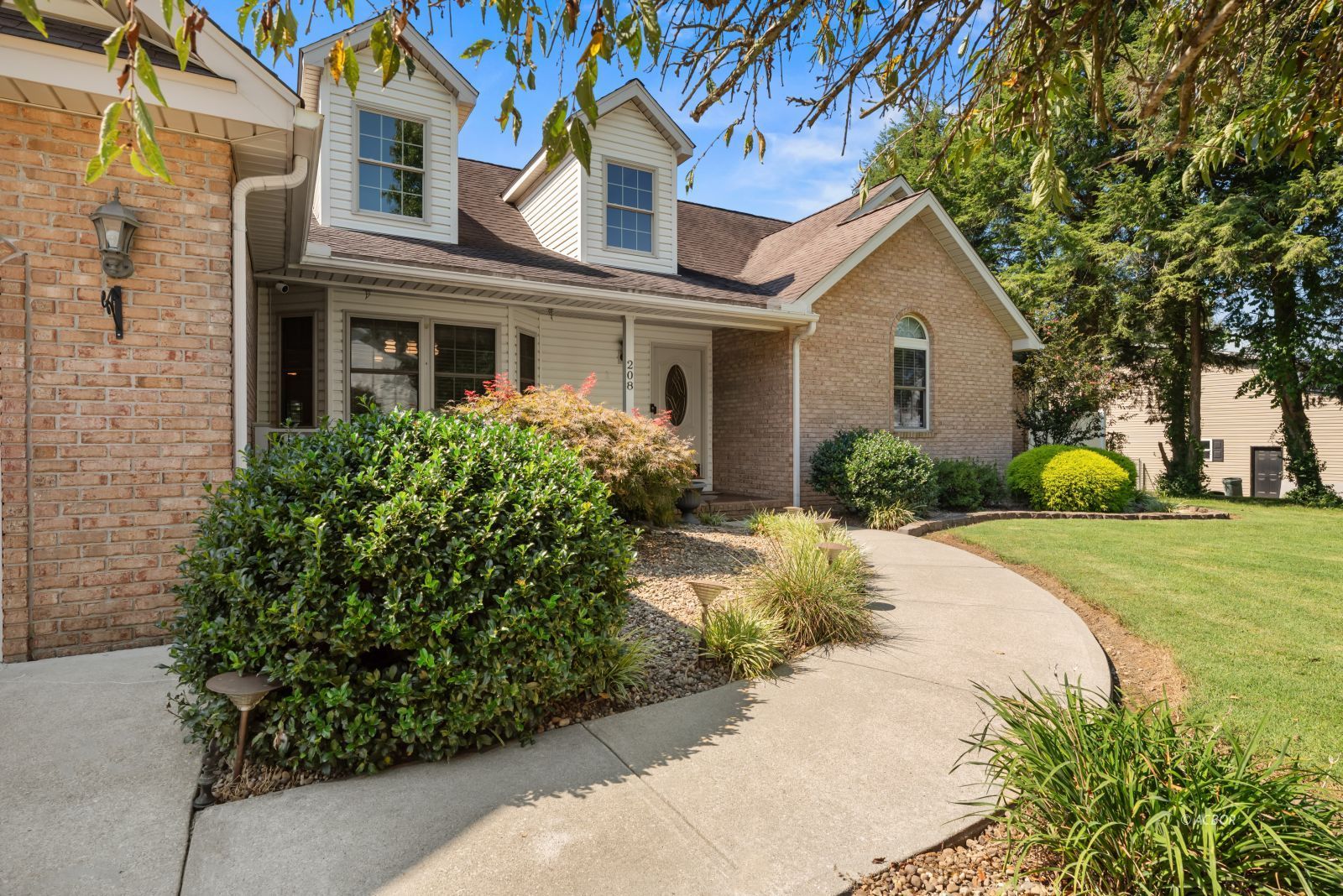 208 Shelby Ave