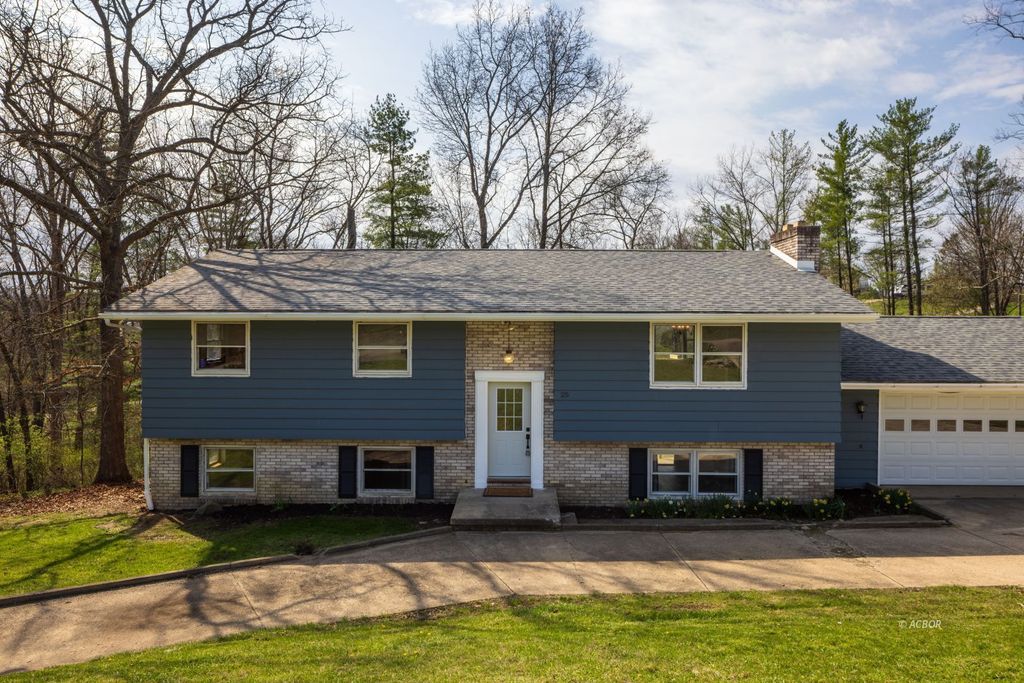 Photo of 25 Angela Dr, Athens, OH 45701 (MLS # 2434683)