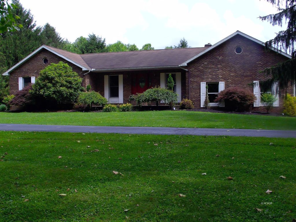 Photo of 1110 Burr Oak Blvd, Nelsonville, OH 45764 (MLS # 2433590)