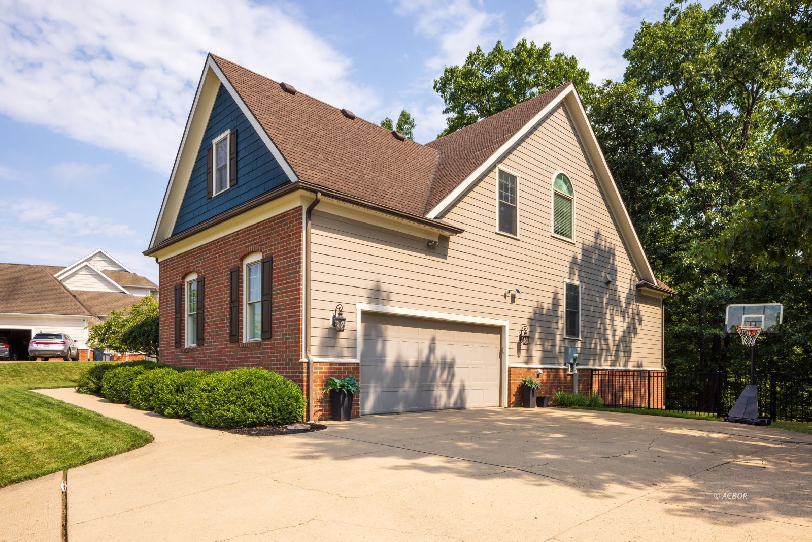 4 Maple Grove Way