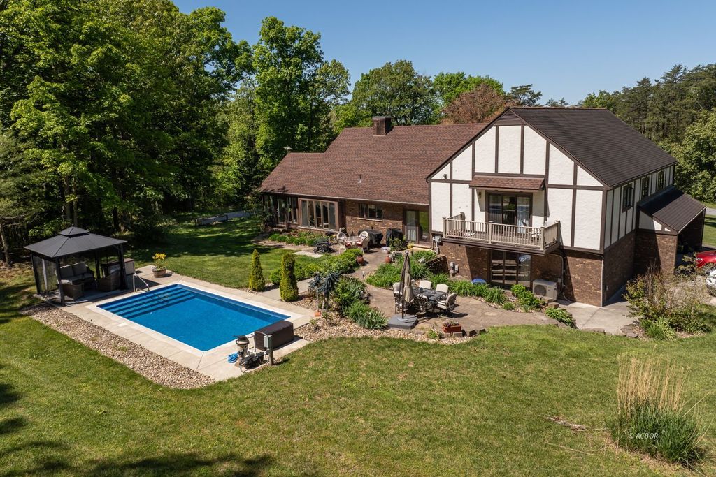 Photo of 239 Fairfield Church Rd Rd, Gallipolis, OH 45631 (MLS # 2434336)