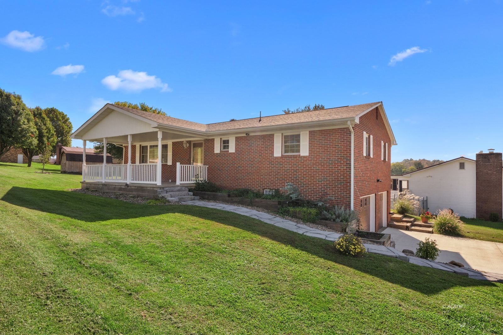 108 Deenie Dr