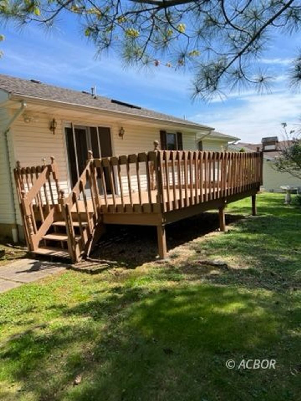 Photo of 560 Jason St, Wellston, OH 45692 (MLS # 2434242)