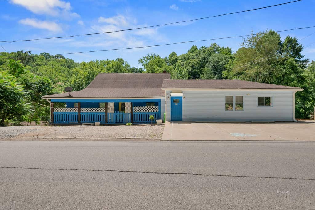 Photo of 270 Union Ave. AVE, Pomeroy, OH 45769 (MLS # 2435239)