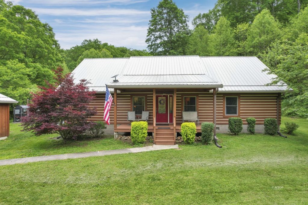 Photo of 32120 Fout Rd Rd, Londonderry, OH 45647 (MLS # 2433543)