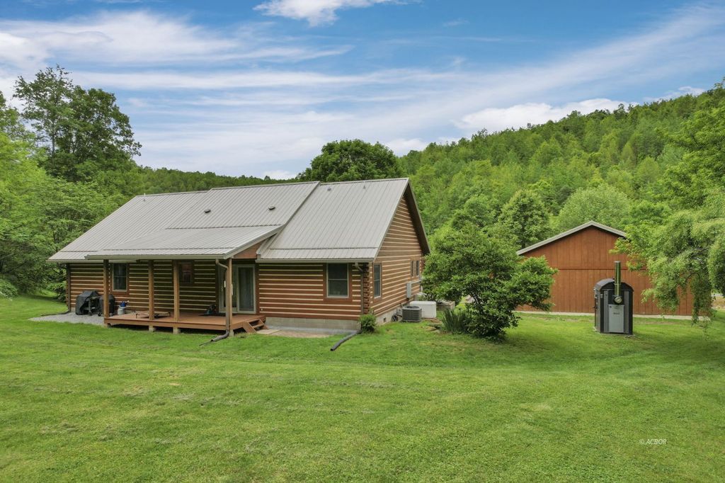 Photo of 32120 Fout Rd Rd, Londonderry, OH 45647 (MLS # 2433543)