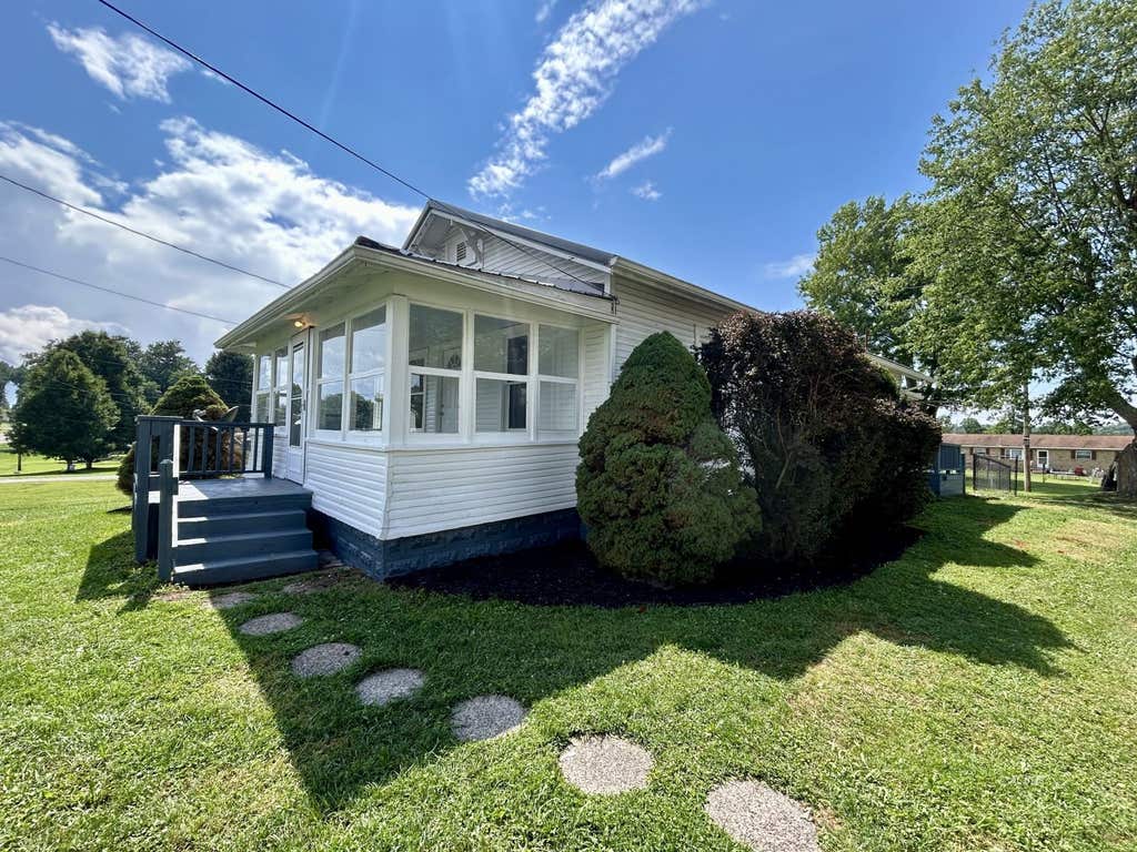 Photo of 1441 Hocking Rd, Little Hocking, OH 45742 (MLS # 2435219)