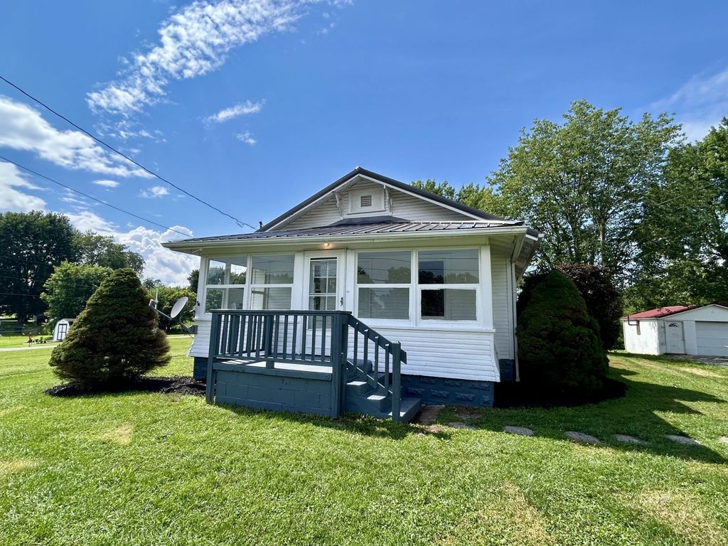 Photo of 1441 Hocking Rd, Little Hocking, OH 45742 (MLS # 2435219)