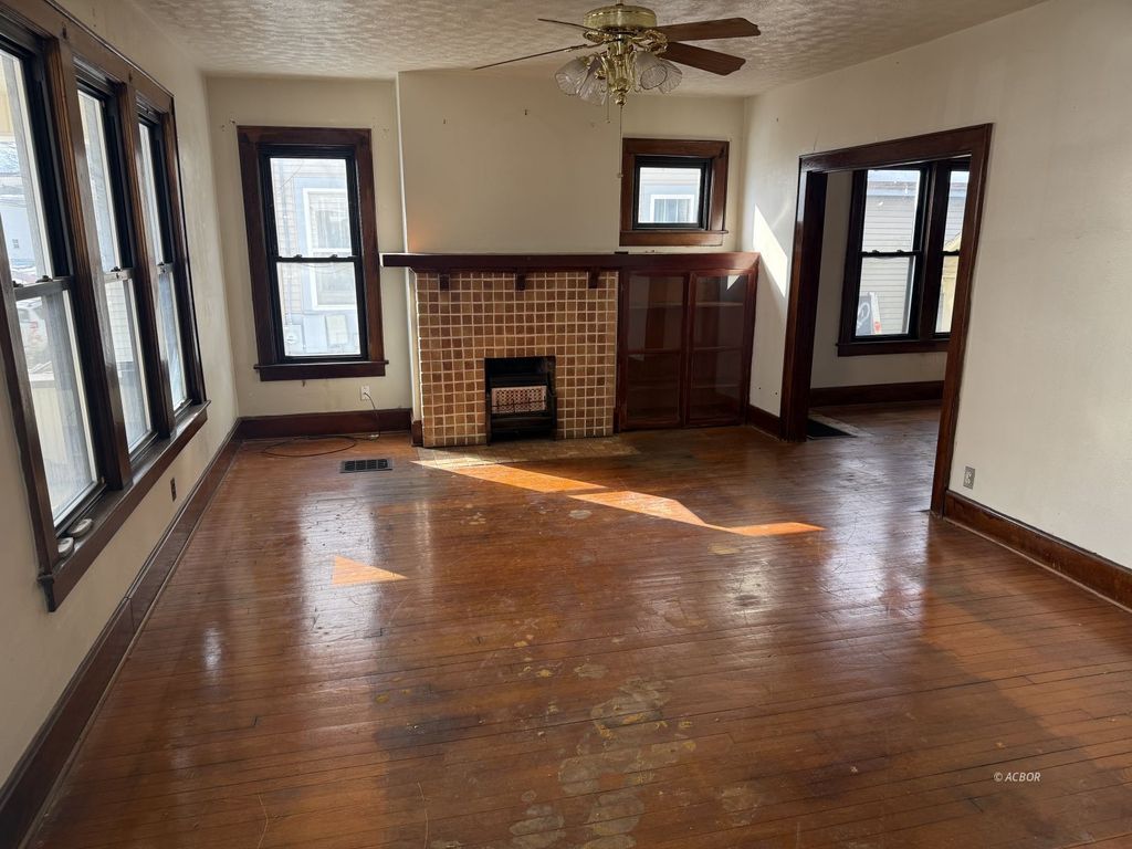 Photo of 25 Elliot St, Athens, OH 45701 (MLS # 2434489)