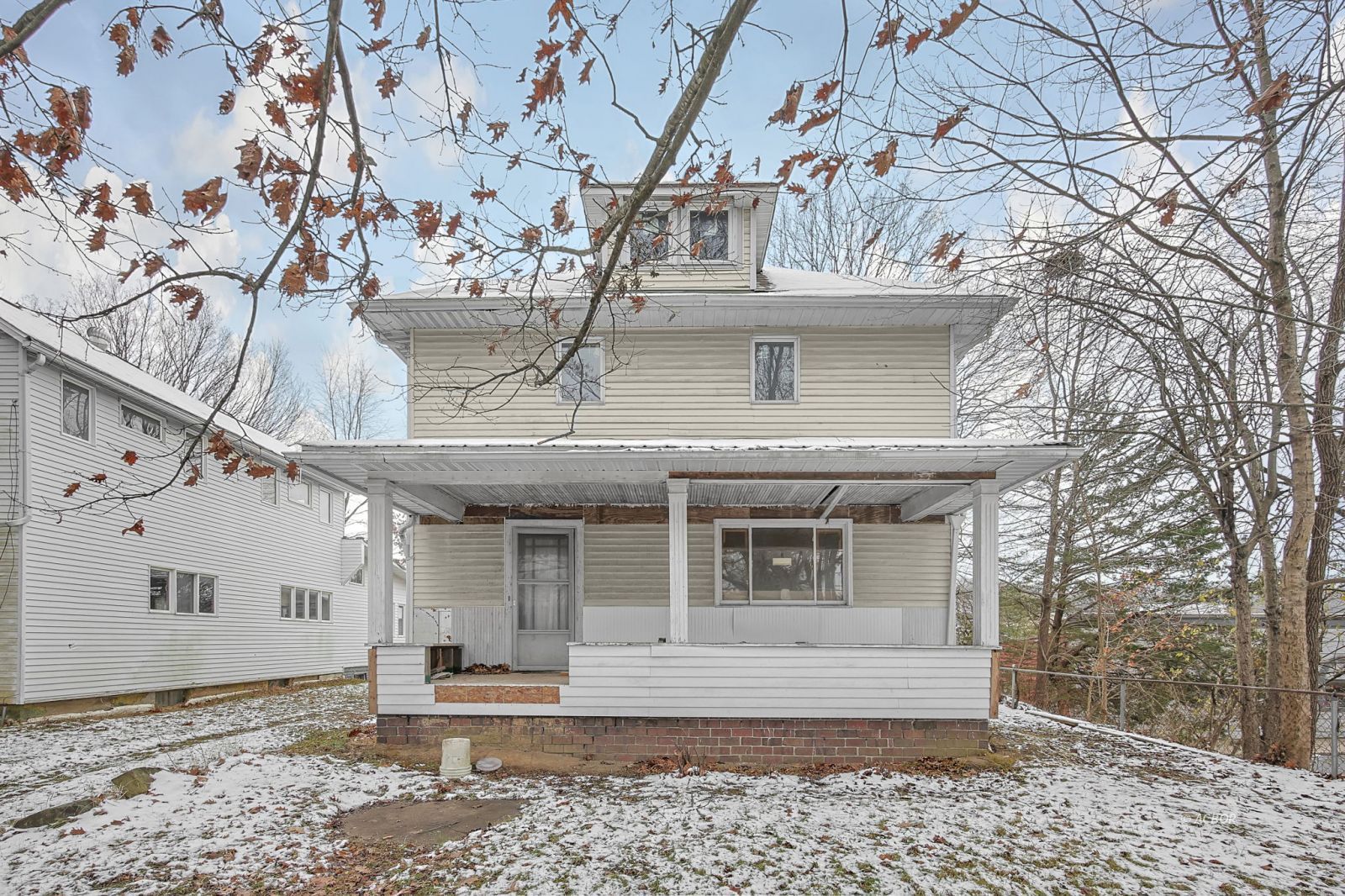 253 W Union St