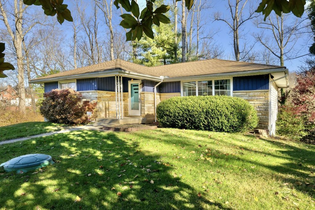 Photo of 104 Terrell Dr, Pomeroy, OH 45769 (MLS # 2434247)