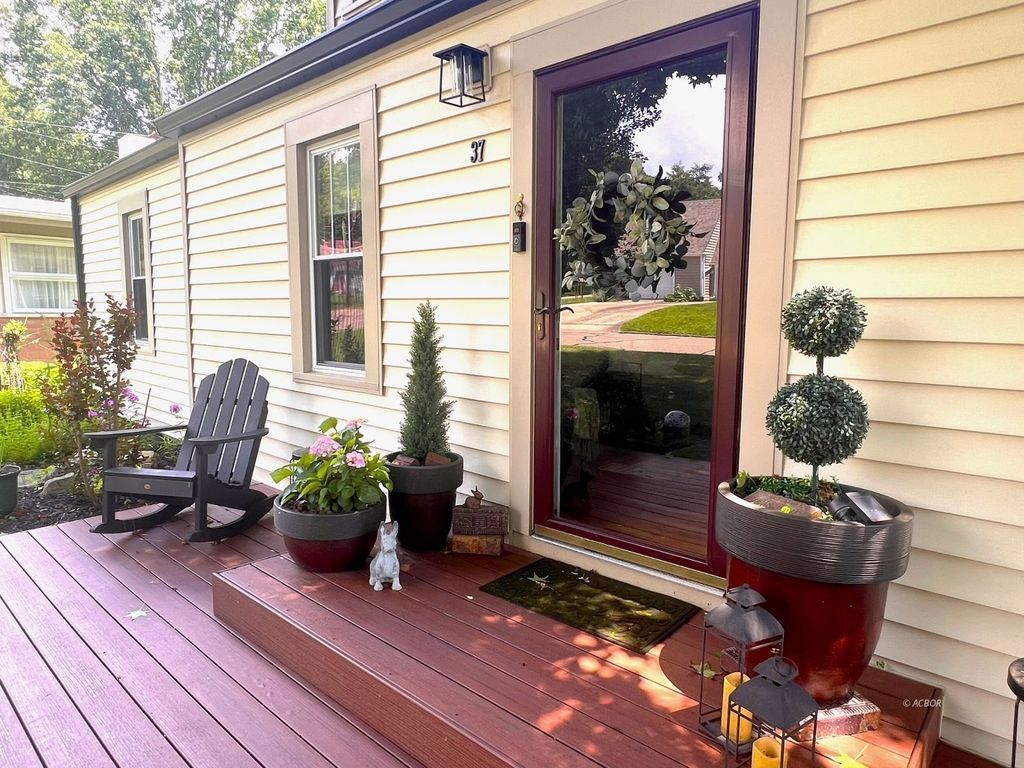 Photo of 37 Euclid Dr, Athens, OH 45701 (MLS # 2433404)