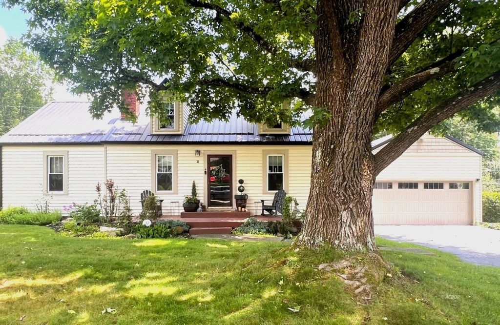 Photo of 37 Euclid Dr, Athens, OH 45701 (MLS # 2433404)