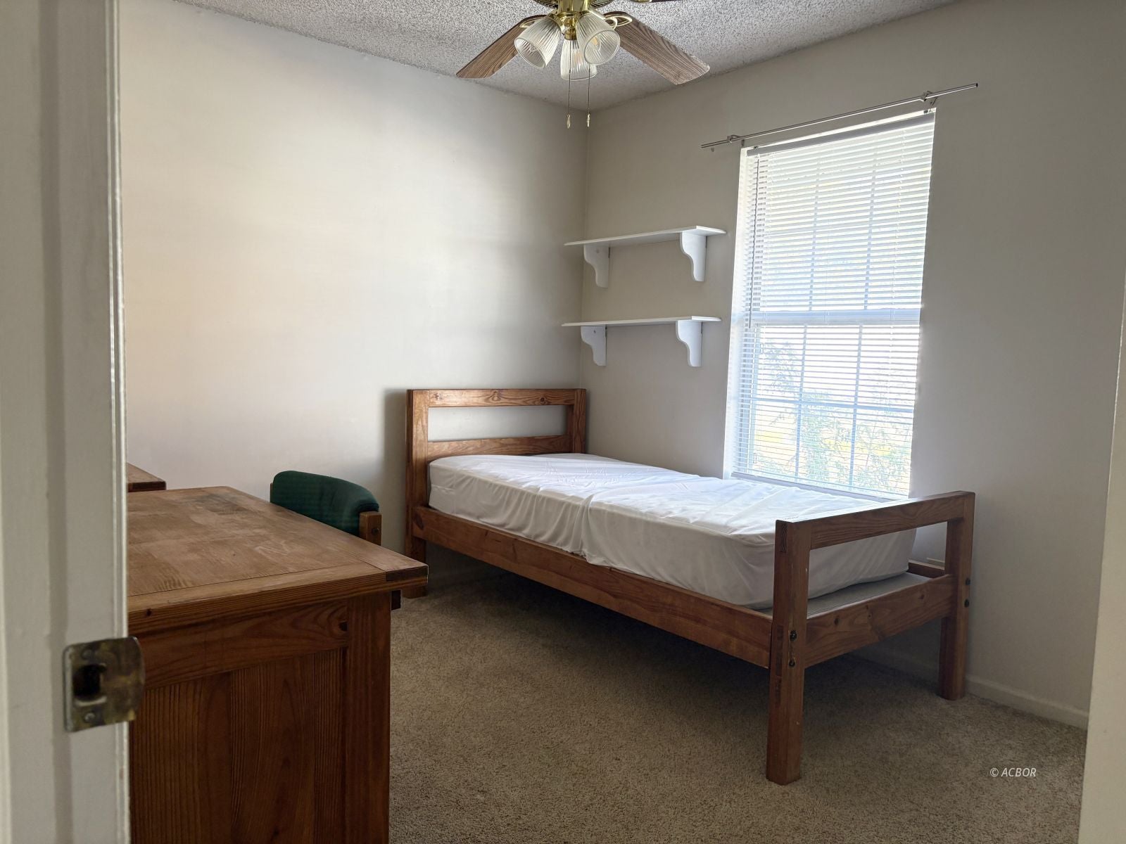 15 S Shafer St 204