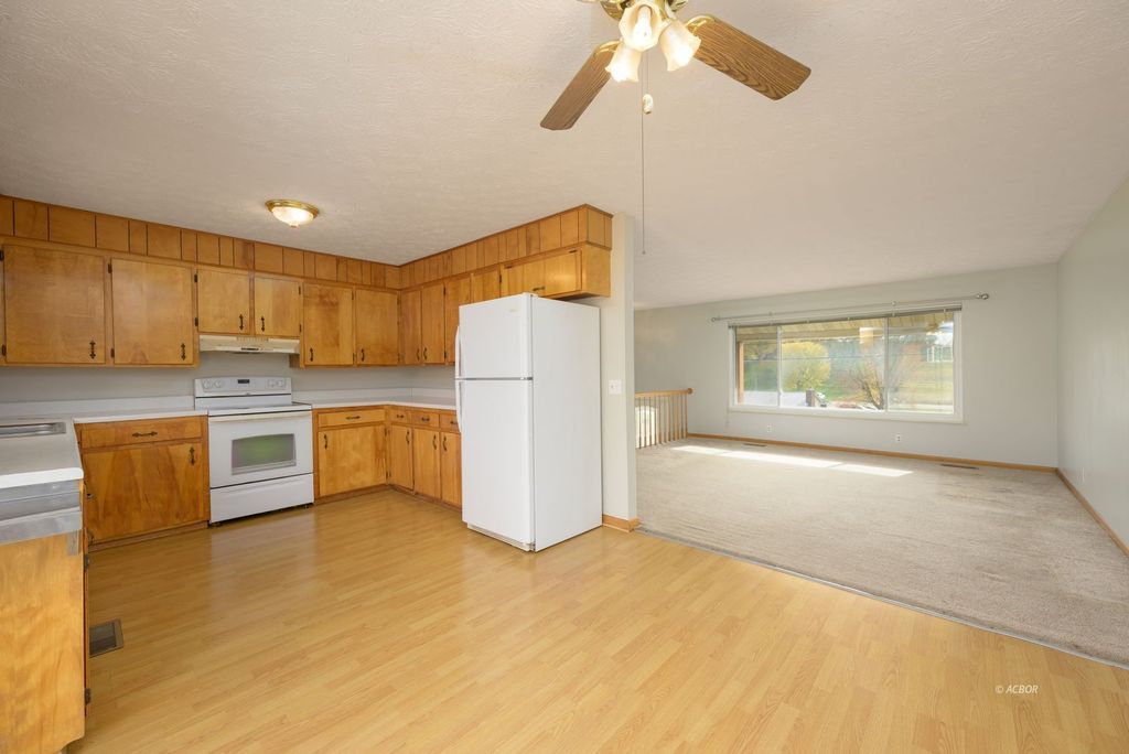 Photo of 19 Kristi Drive Dr, Bidwell, OH 45614 (MLS # 2434003)