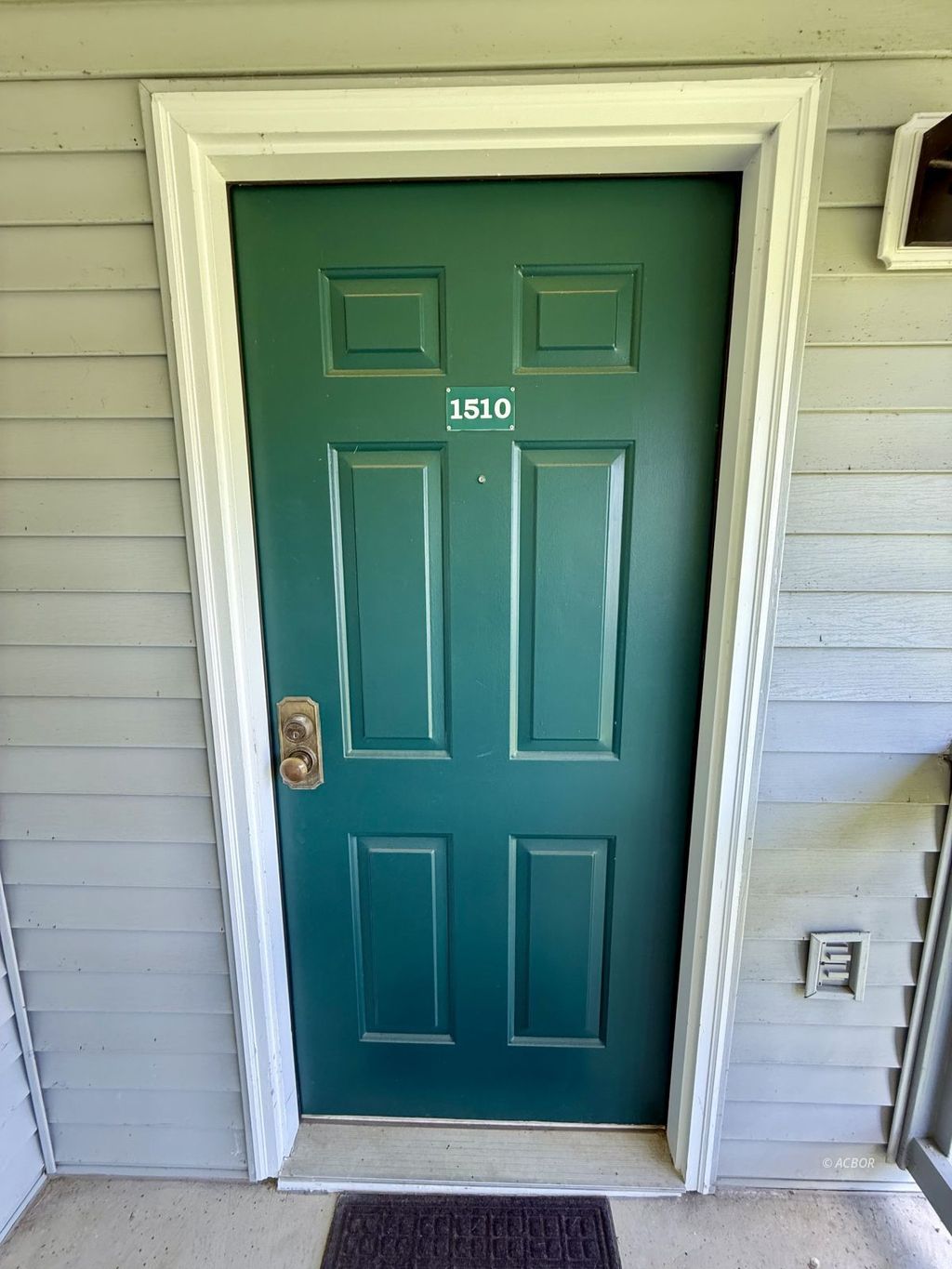 Photo of 15 S Shafer St #1510, Athens, OH 45701 (MLS # 2434905)