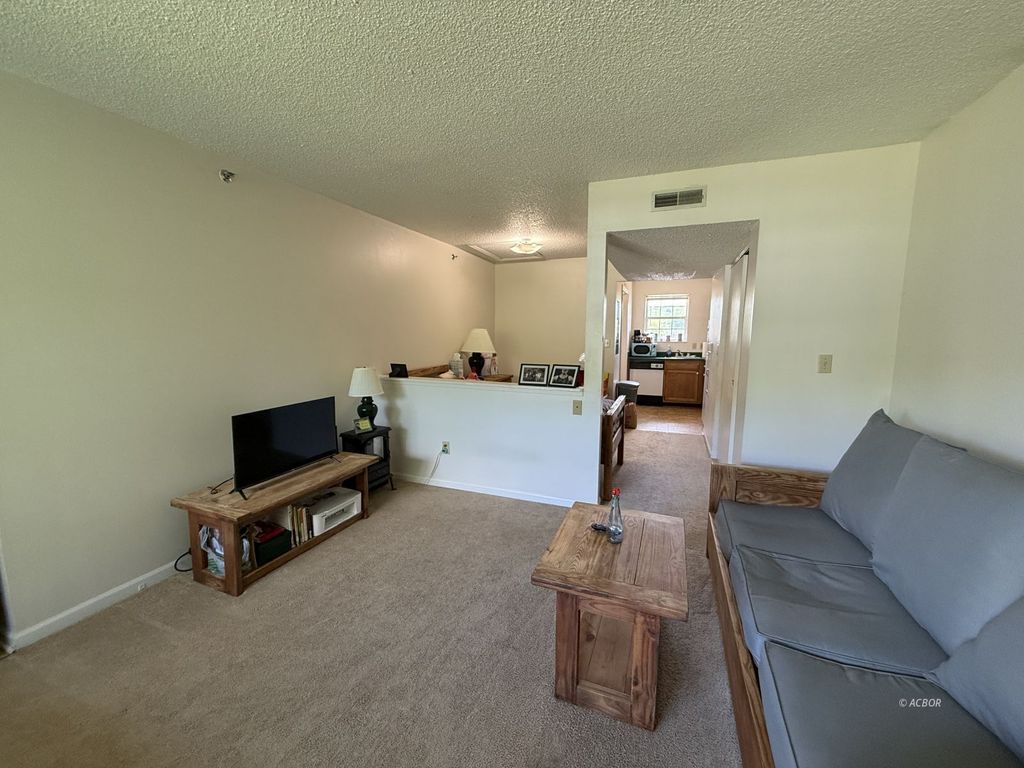 Photo of 15 S Shafer St #1510, Athens, OH 45701 (MLS # 2434905)