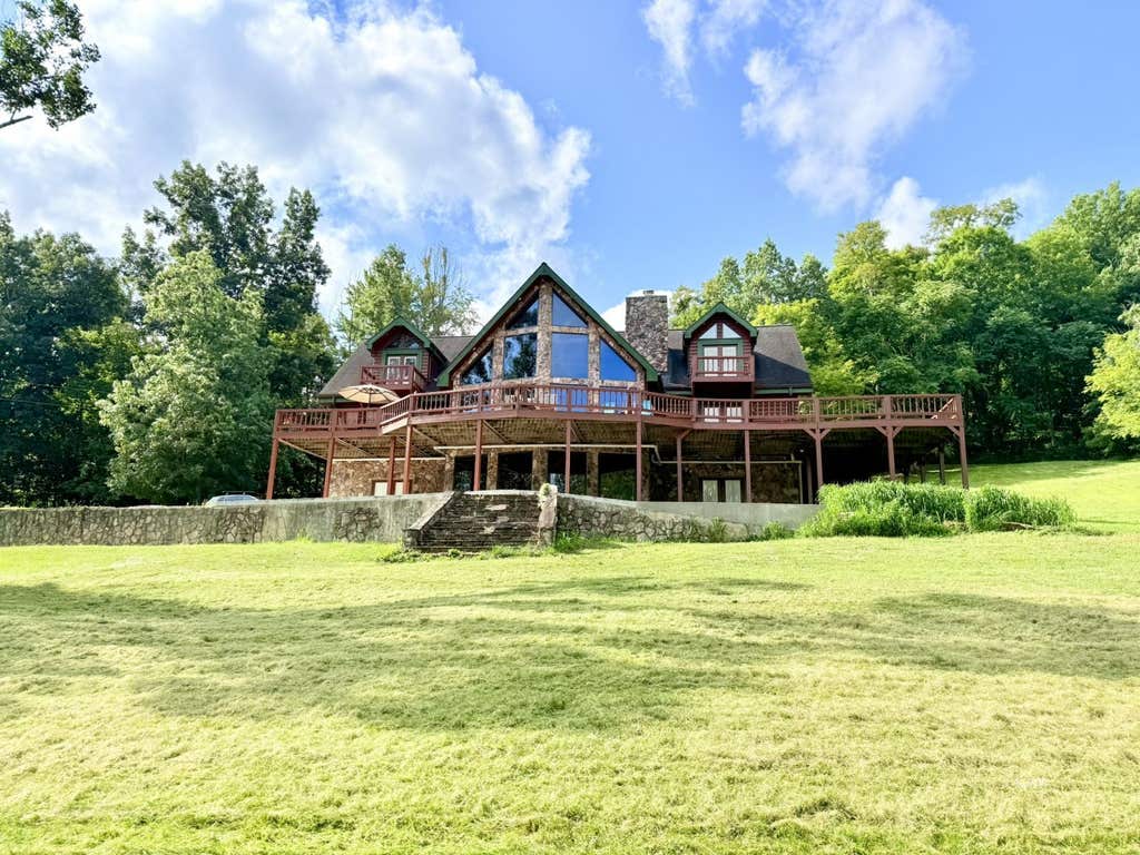 Photo of 637 Pettit Rd, Albany, OH 45710 (MLS # 2435332)